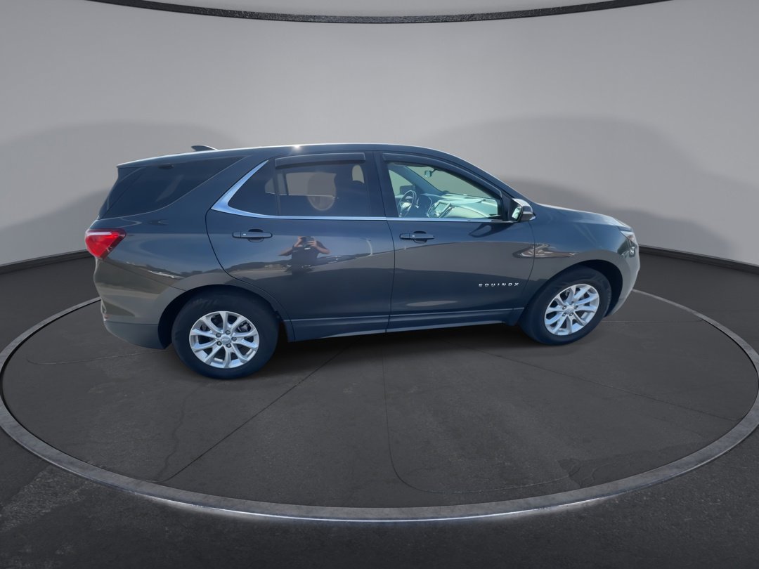 2018 Chevrolet Equinox LT photo 9