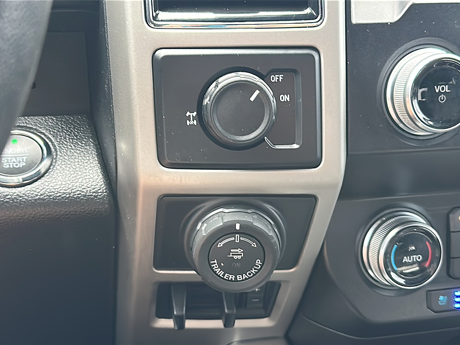 2019 Ford F-150 Lariat photo 19