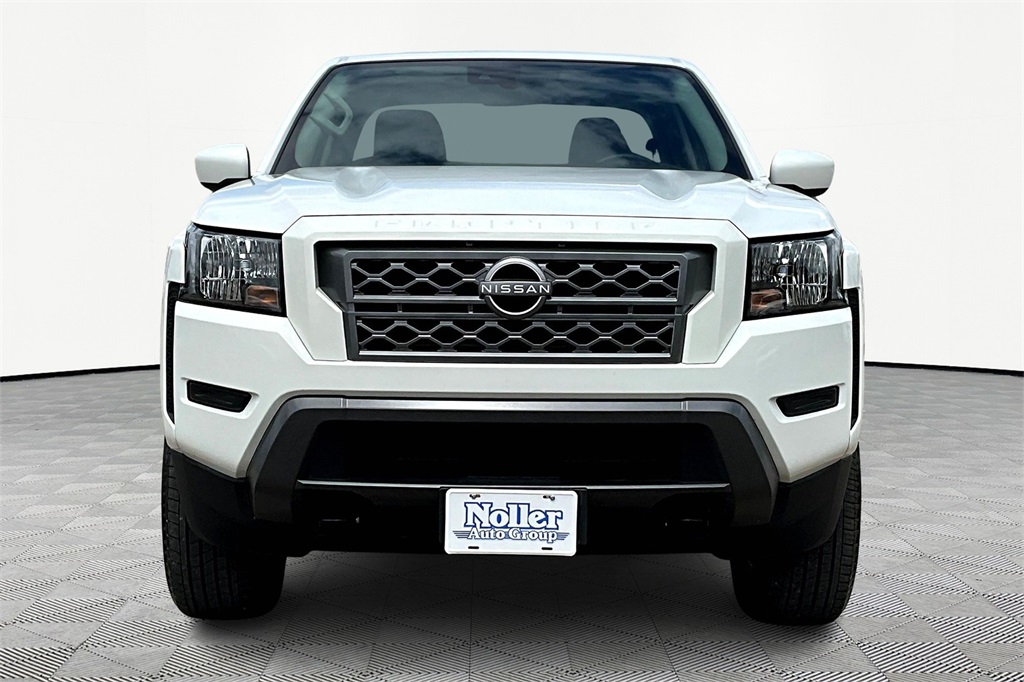 2022 Nissan Frontier SV photo 3