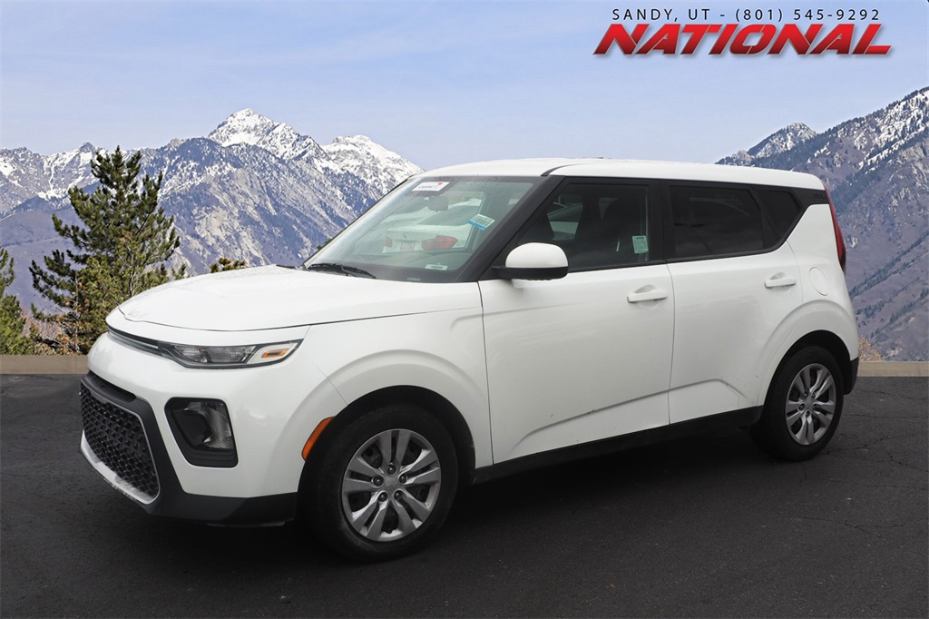 2022 Kia Soul LX's photo