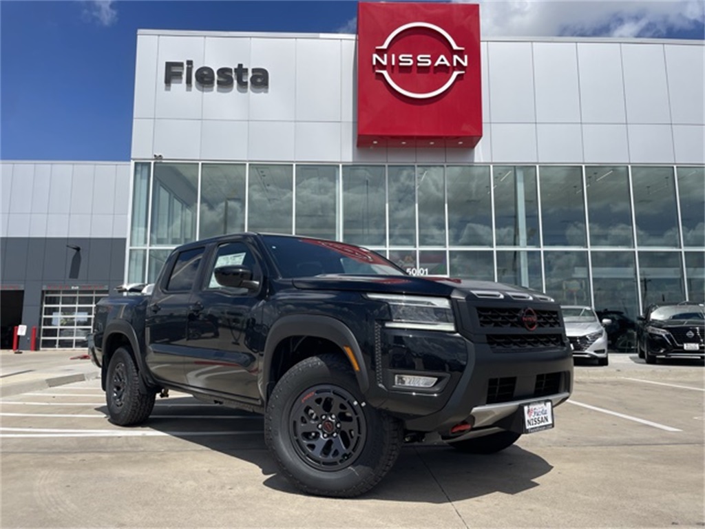 2025 Nissan Frontier PRO-4X's photo