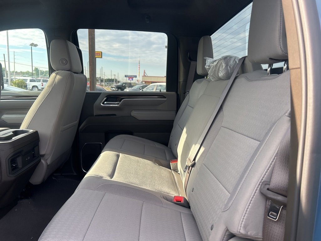 2025 Chevrolet Silverado 2500HD LT photo 10