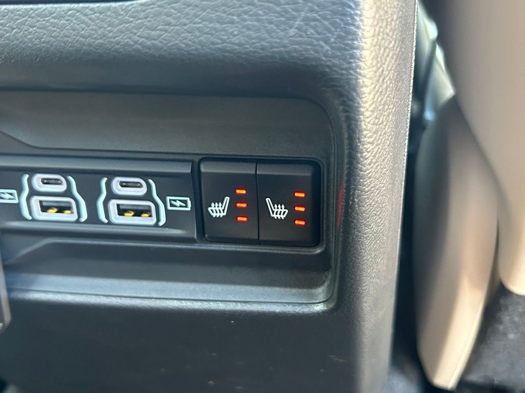 2025 Jeep Grand Cherokee Limited photo 26
