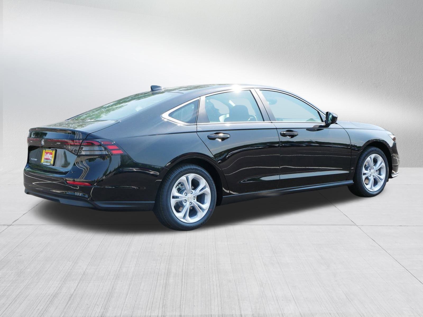 2025 Honda Accord LX photo 7