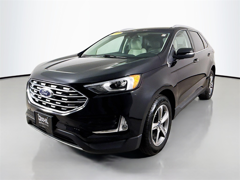 2020 Ford Edge Titanium photo 3