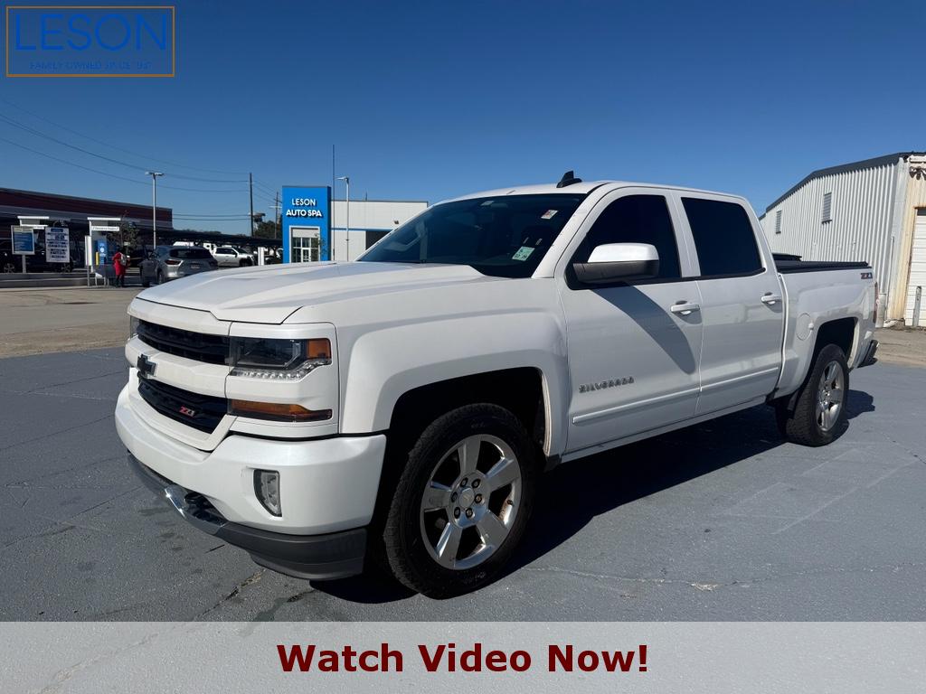 2017 Chevrolet Silverado LT's photo