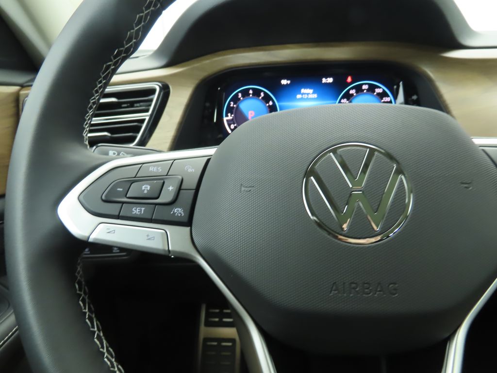 2026 Volkswagen Atlas SE Technology photo 11