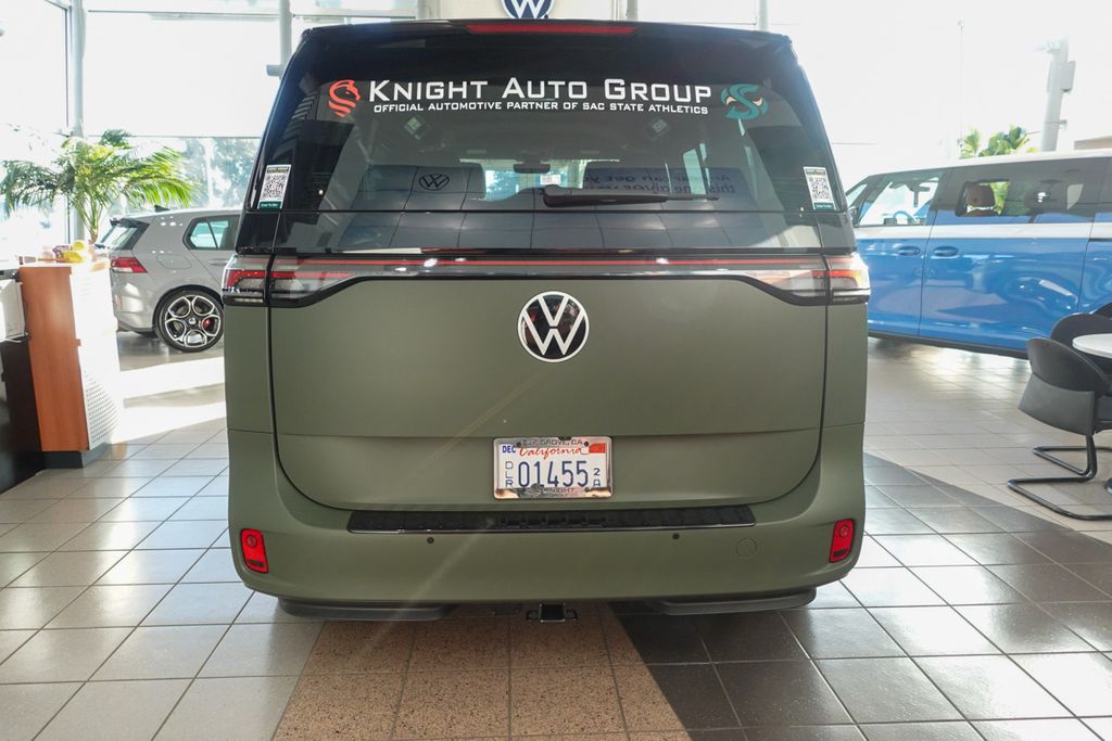 2025 Volkswagen ID. Buzz Pro Plus photo 11