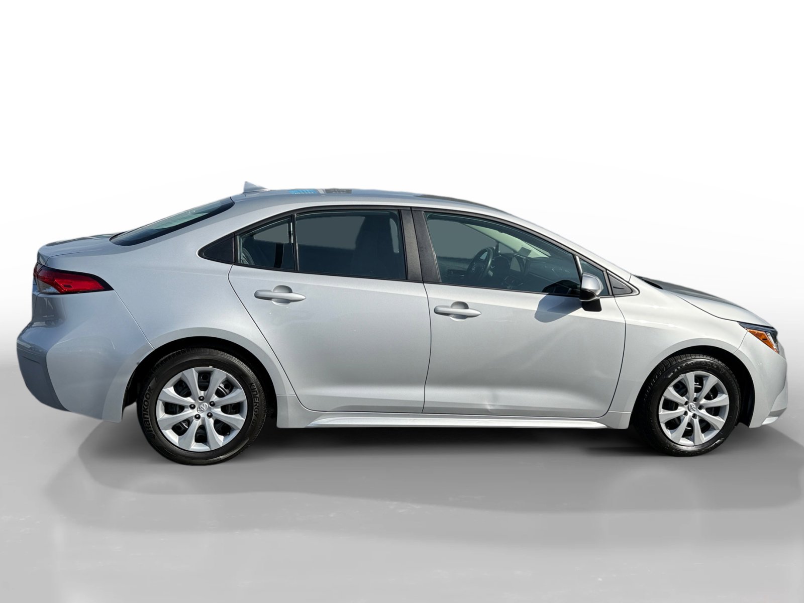 2024 Toyota Corolla LE photo 6