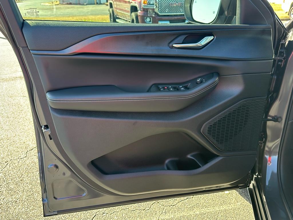 2025 Jeep Grand Cherokee Laredo photo 18
