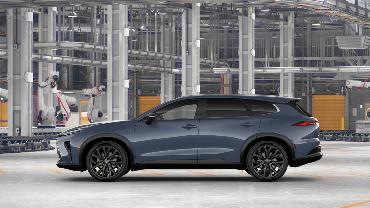 2025 Toyota Crown Signia Limited photo 4