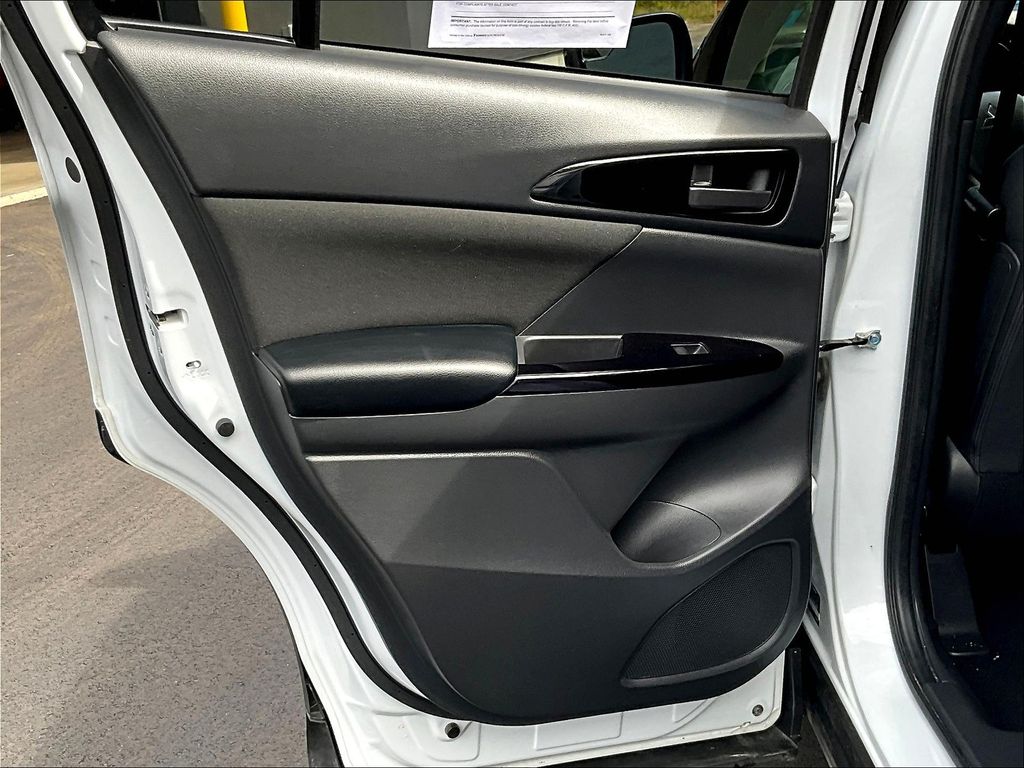 2023 Mitsubishi Eclipse Cross LE photo 19