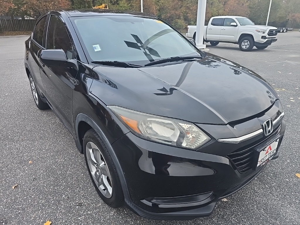 2016 Honda HR-V LX photo 3