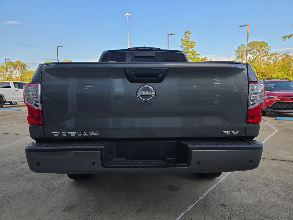 2023 Nissan Titan SV photo 7