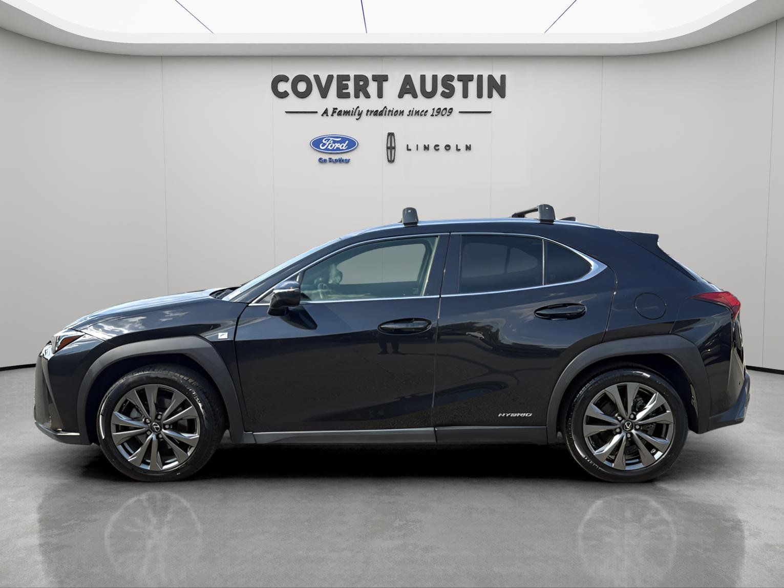 2020 Lexus UX 250h F SPORT Premium photo 2