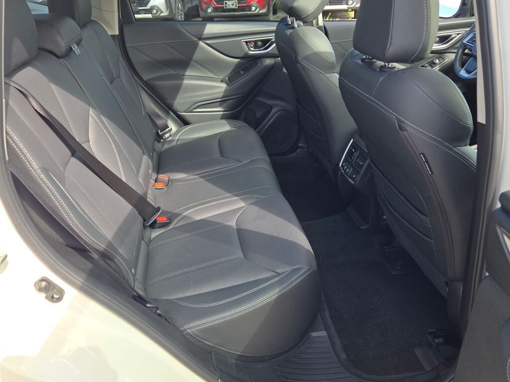 2021 Subaru Forester Touring photo 6