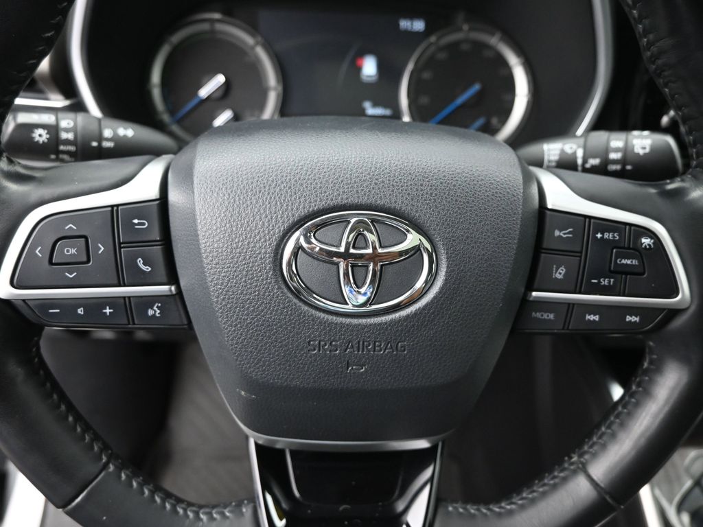 2022 Toyota Highlander Hybrid Limited photo 14