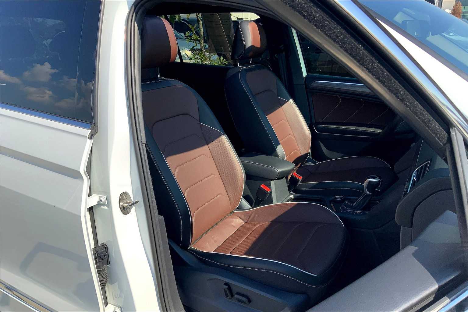 2024 Volkswagen Tiguan SEL R-Line Black photo 8