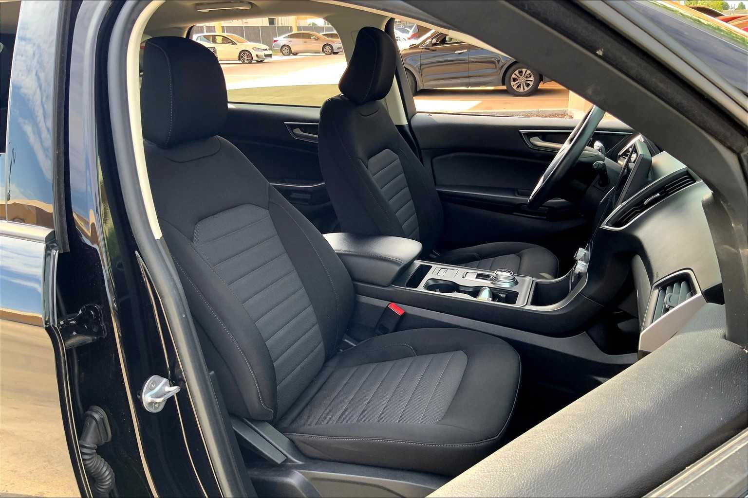 2022 Ford Edge SE photo 15