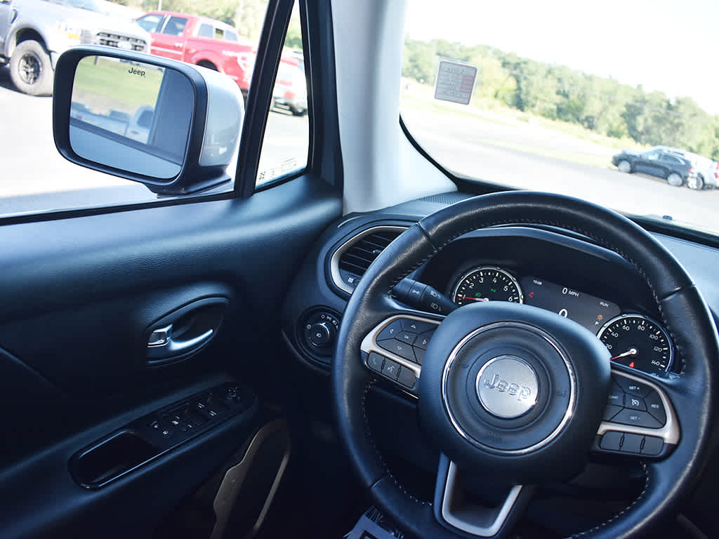 2017 Jeep Renegade Limited photo 18
