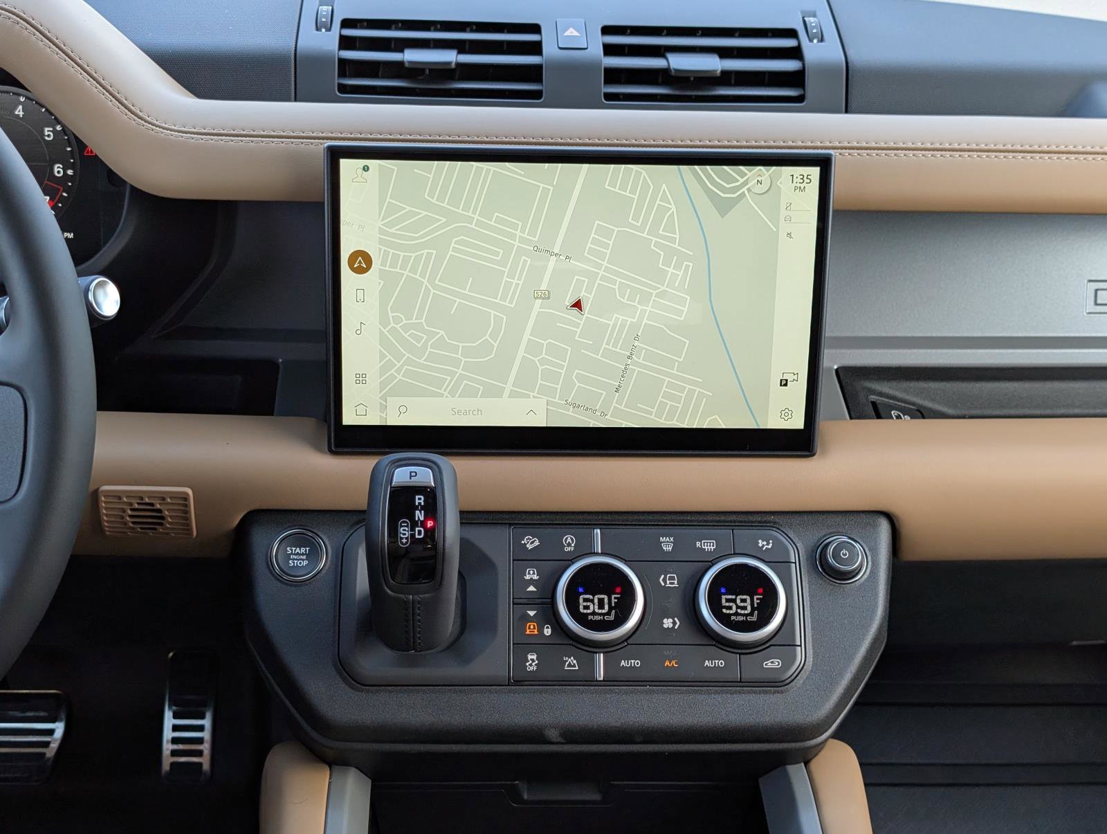 2025 Land Rover Defender 110 photo 29