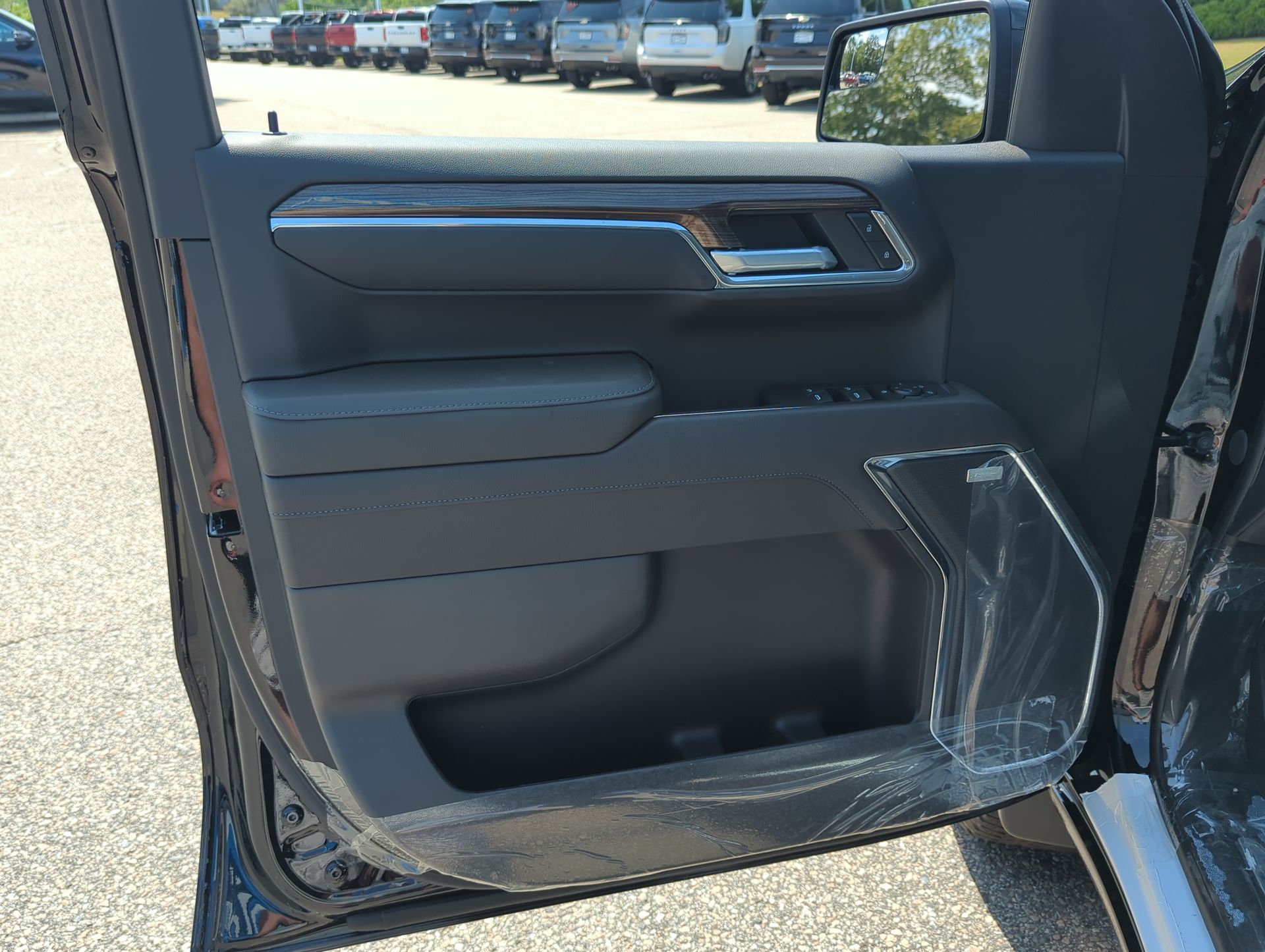 2025 Chevrolet Silverado 1500 LT Trail Boss photo 14
