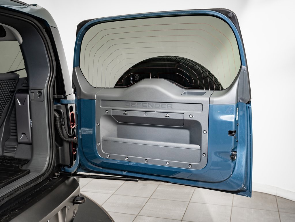 2022 Land Rover Defender 90 X-Dynamic S photo 17