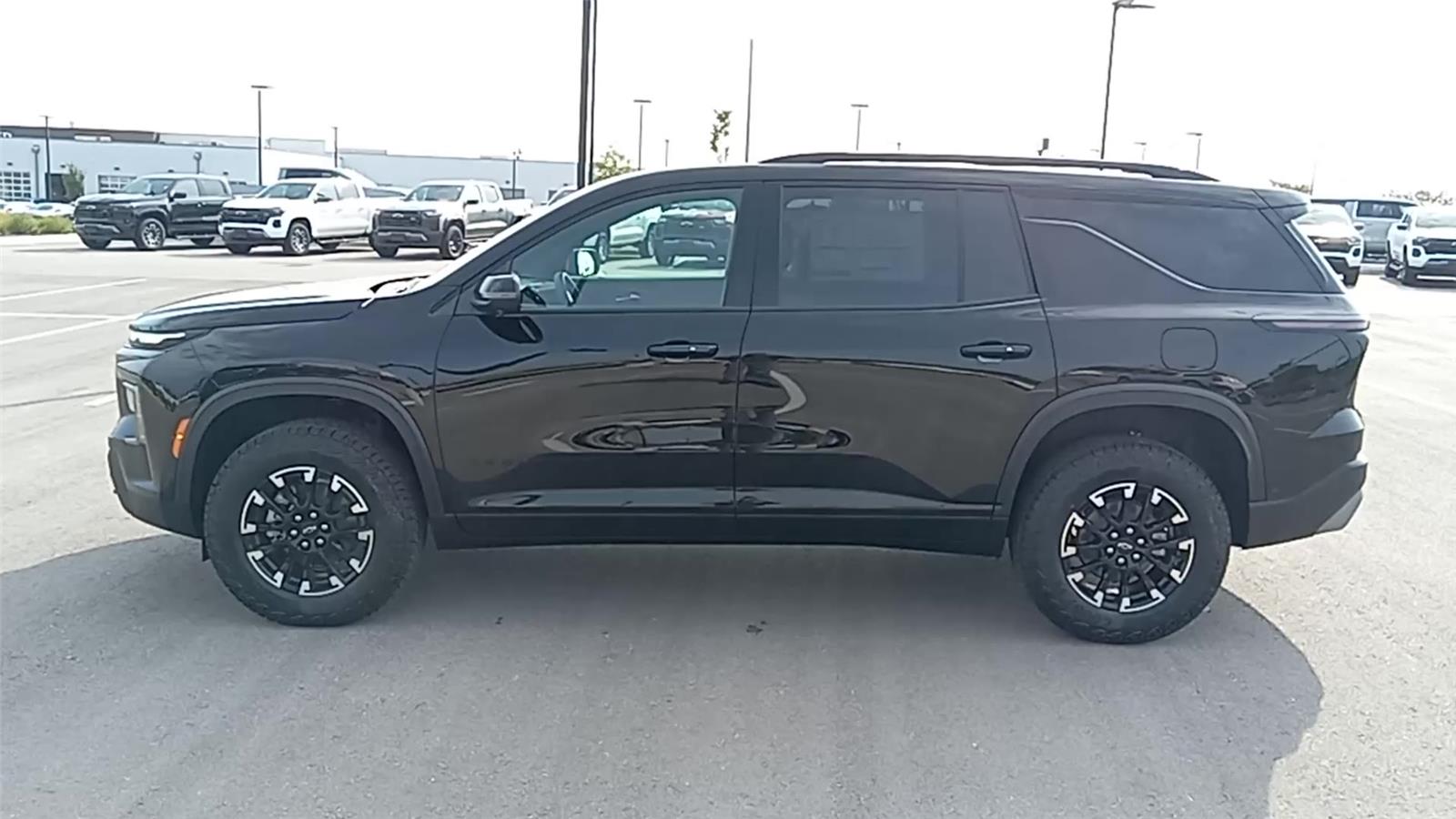 2026 Chevrolet Traverse Z71 photo 3