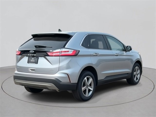 2022 Ford Edge SEL photo 4