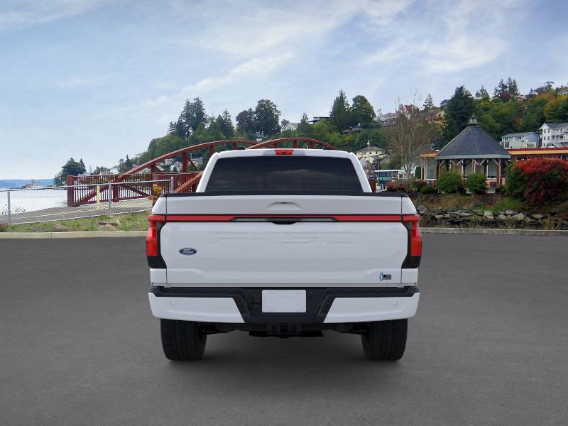 2025 Ford F-150 Lightning Lariat photo 5