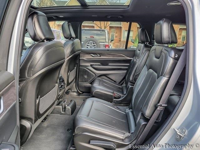 2024 JEEP GRAND CHEROKEE L - Image 11