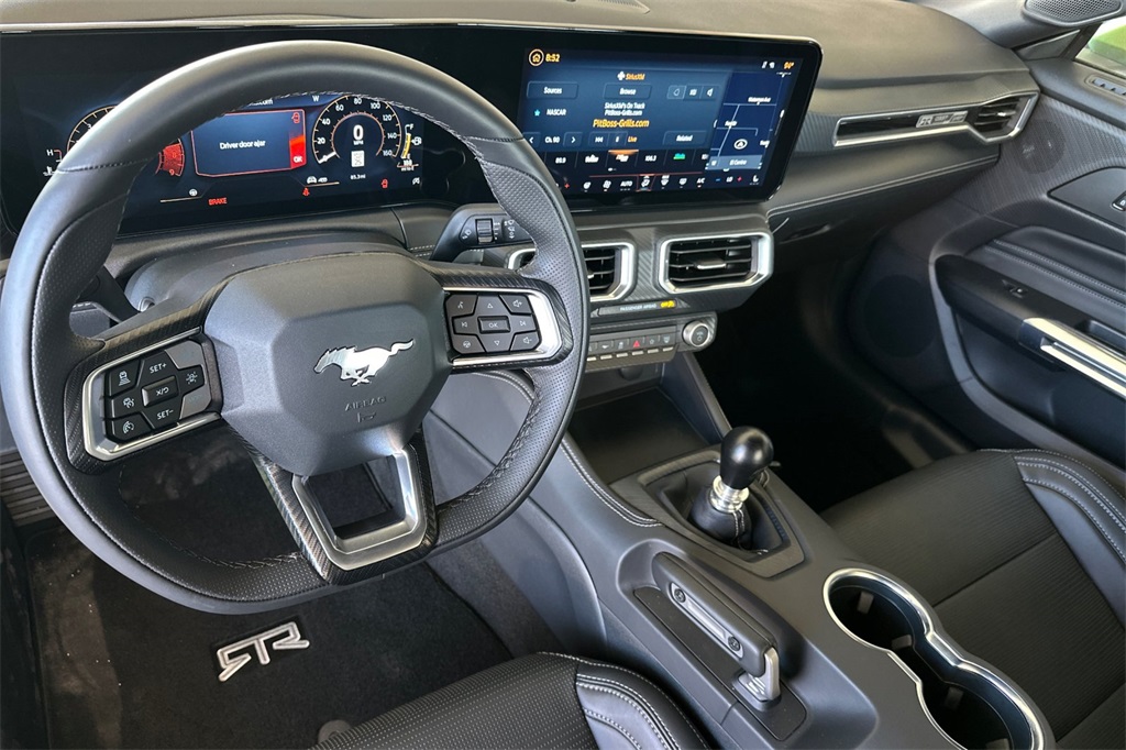 2025 Ford Mustang GT Premium photo 13