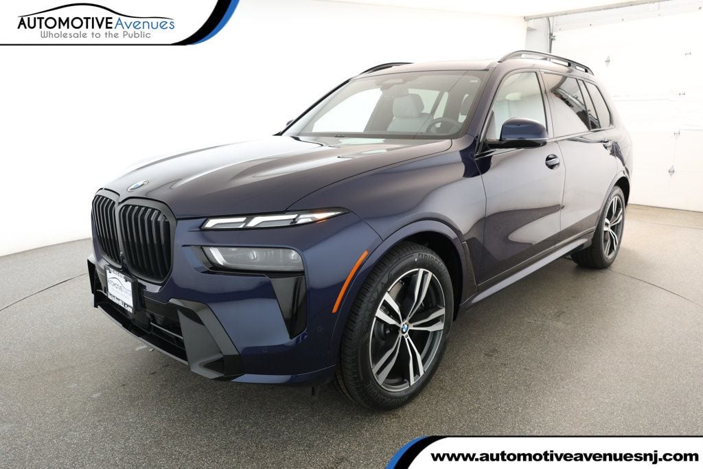2023 BMW X7 40i's photo