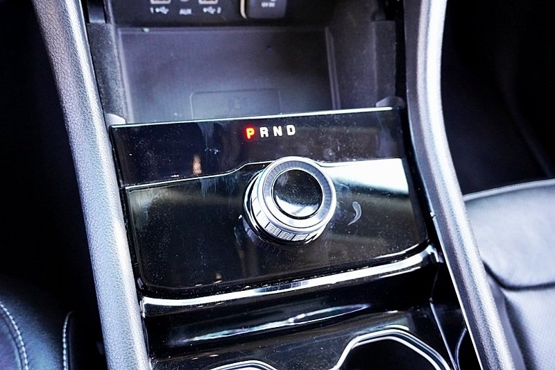 Used 2023 White Jeep Limited image 33