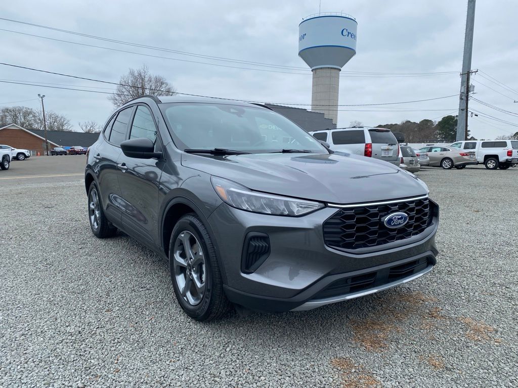 2025 Ford Escape ST-Line's photo