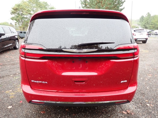 2026 Chrysler Pacifica photo 4