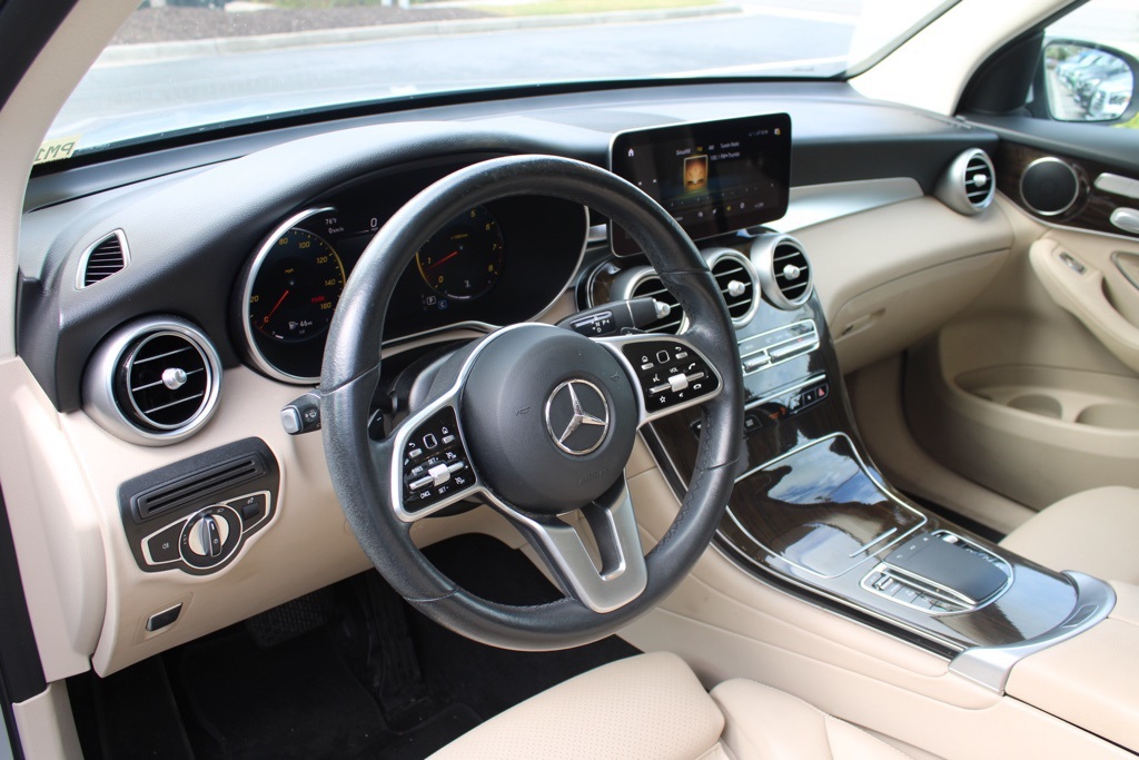2022 Mercedes Benz GLC 300 photo 4