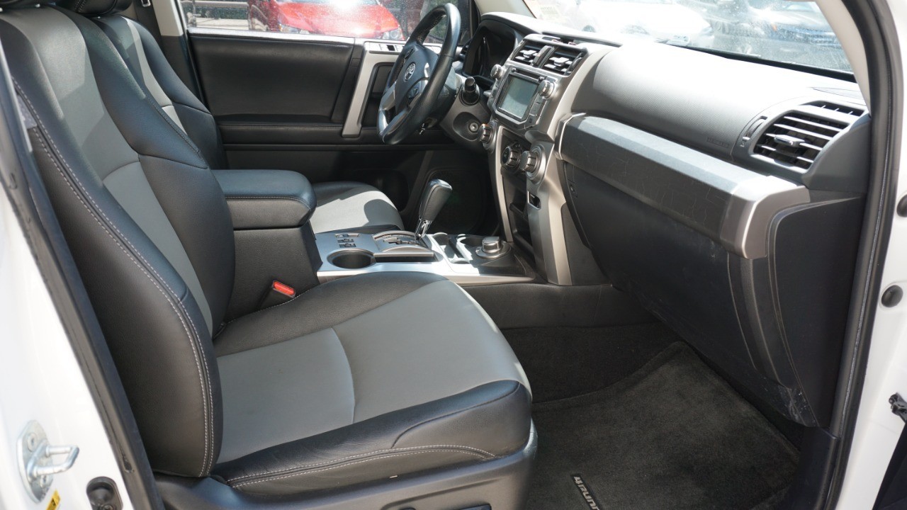 2015 Toyota 4Runner Base photo 6