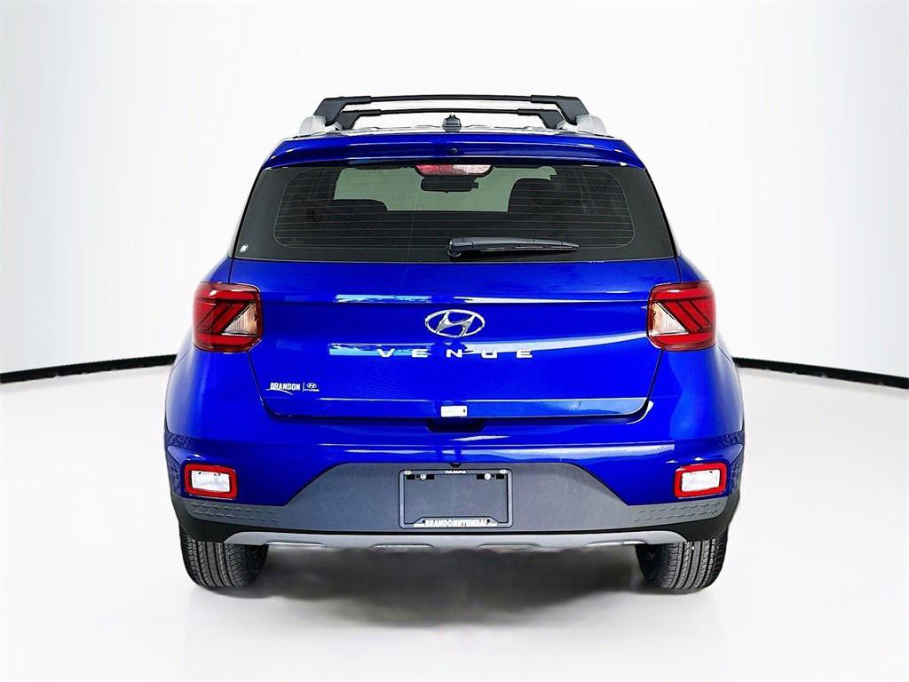 2025 Hyundai Venue Limited photo 3