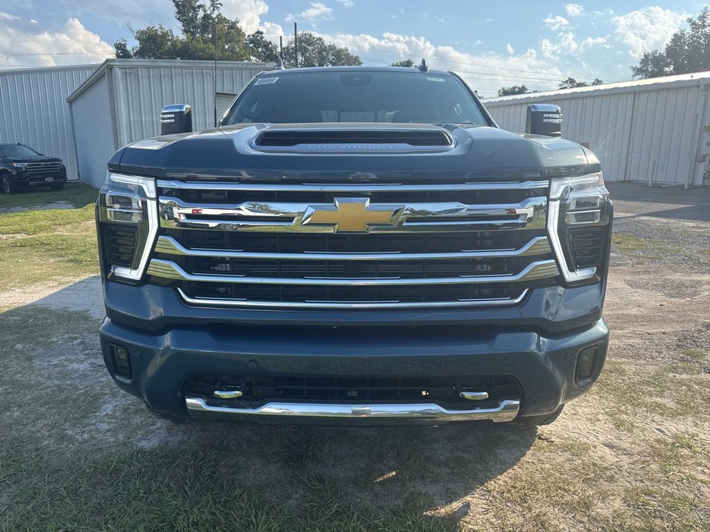 2025 Chevrolet Silverado 2500HD High Country photo 3