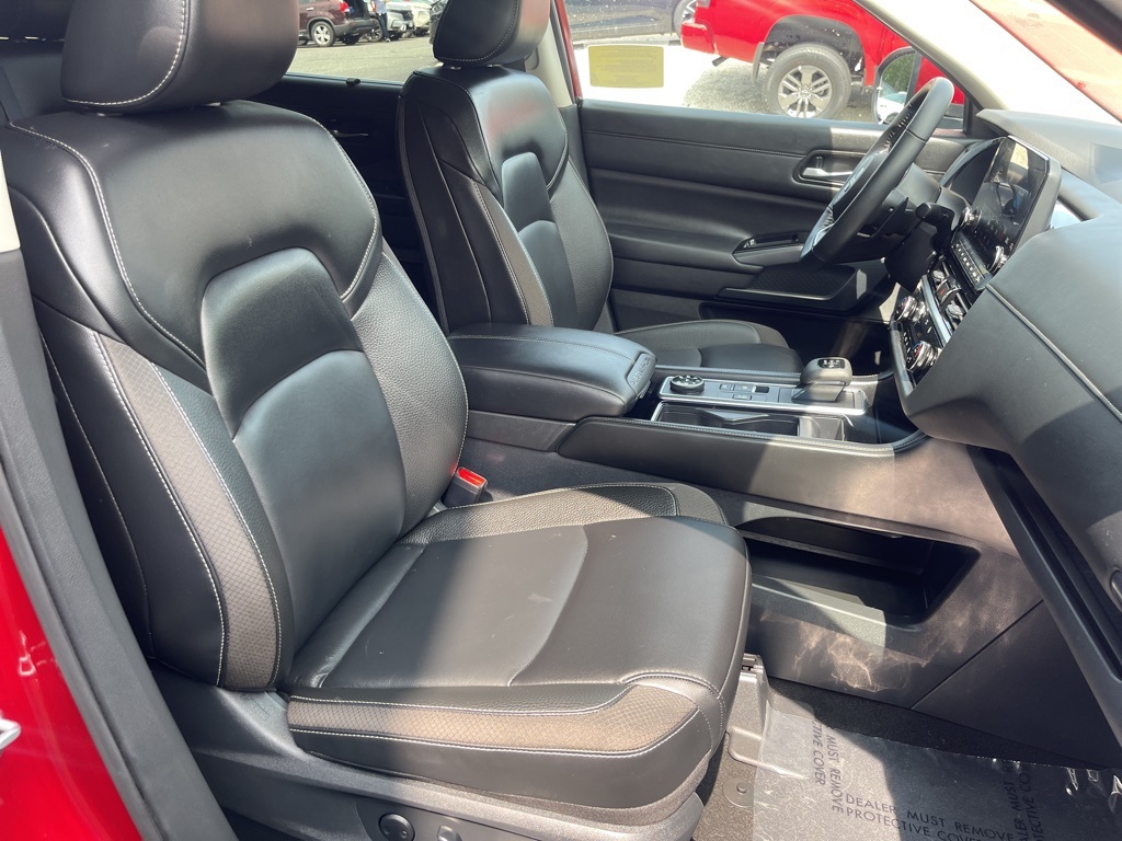 2024 Nissan Pathfinder SL photo 15