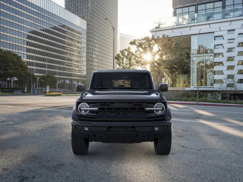 2025 Ford Bronco Outer Banks photo 4