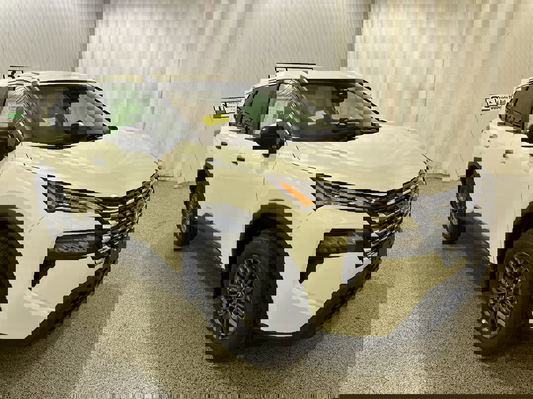 2026 Nissan Rogue S's photo