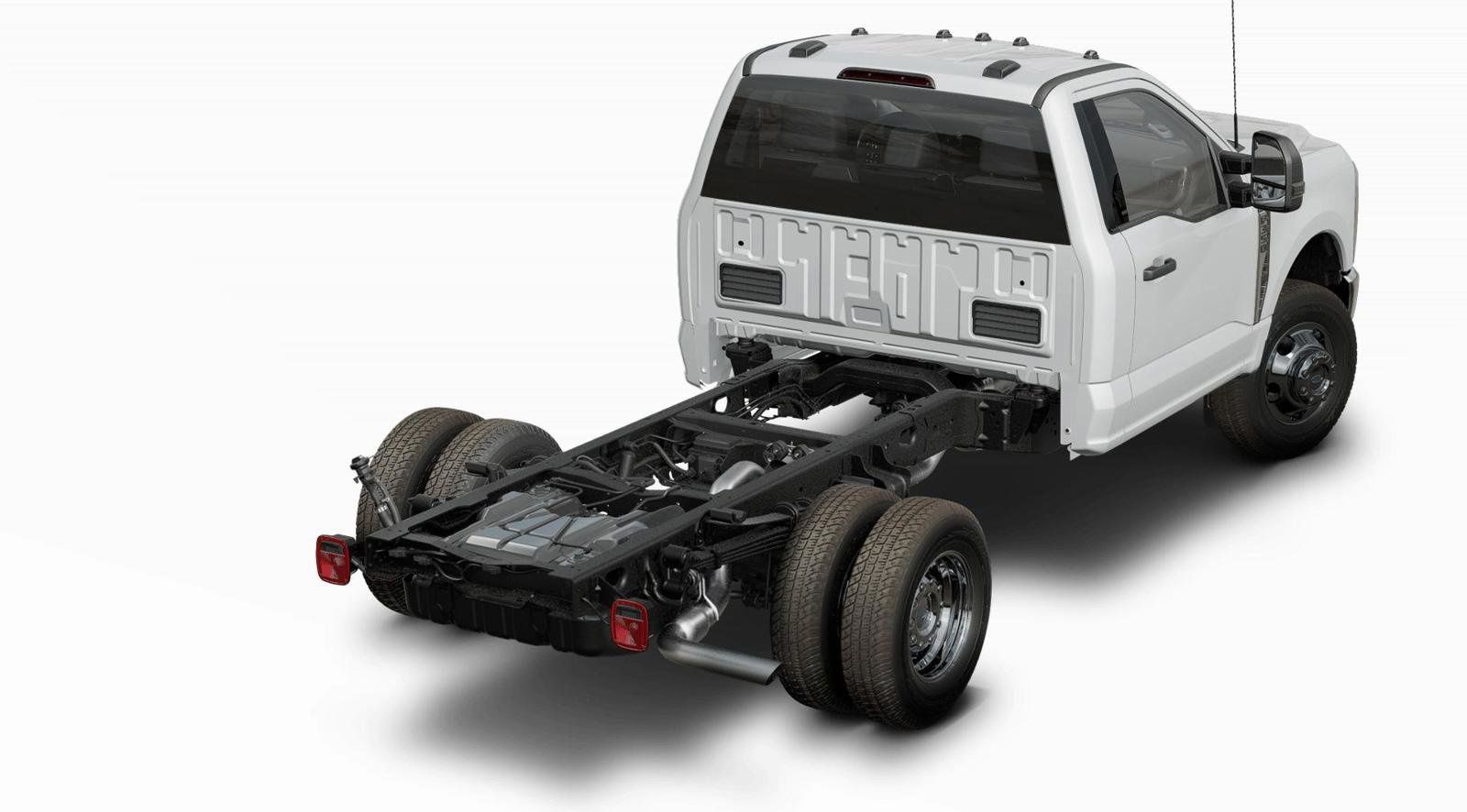 2024 Ford F-350 XLT photo 3