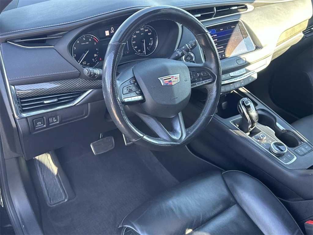 2020 Cadillac XT4 Sport photo 2