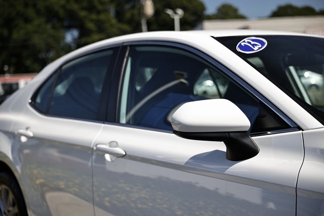2023 Toyota Camry LE photo 12