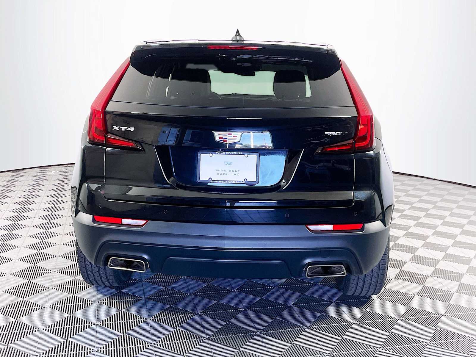 2023 Cadillac XT4 Luxury photo 3
