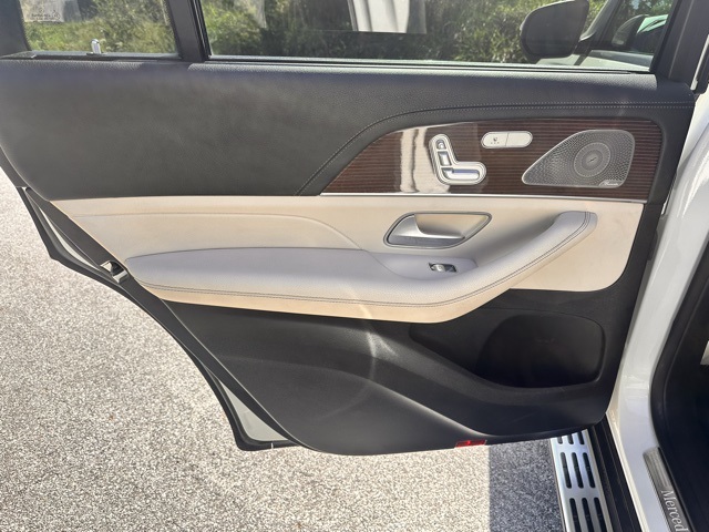 2022 Mercedes Benz GLS 450 4MATIC photo 13
