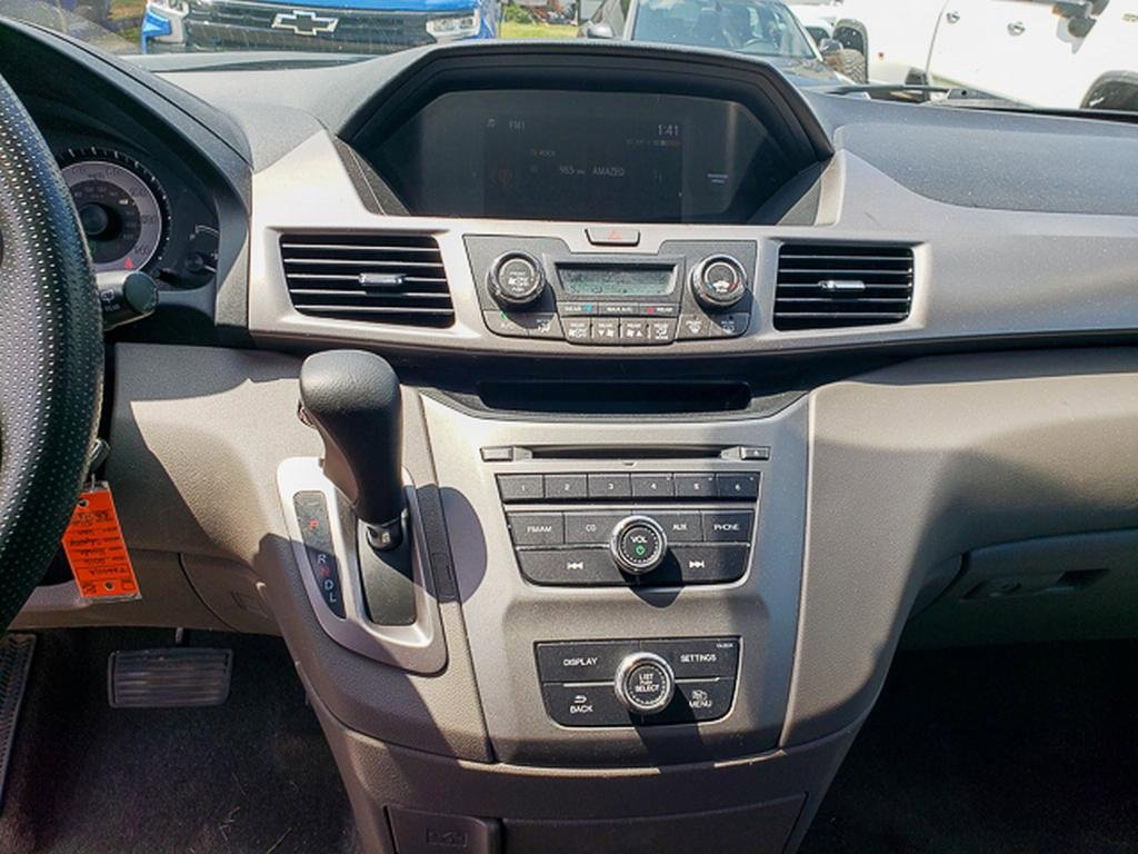 2016 Honda Odyssey LX photo 14