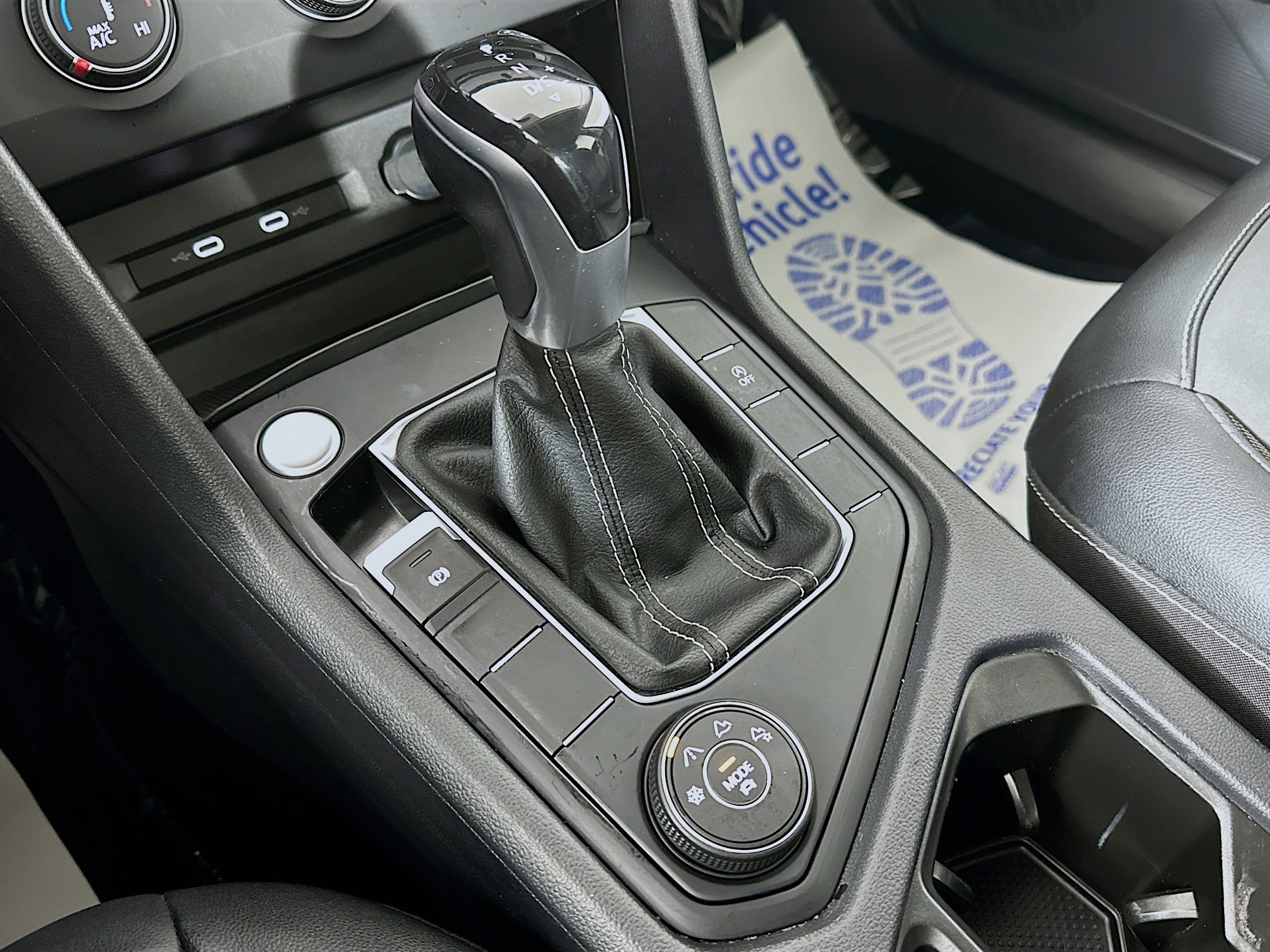 2022 Volkswagen Taos SE photo 16